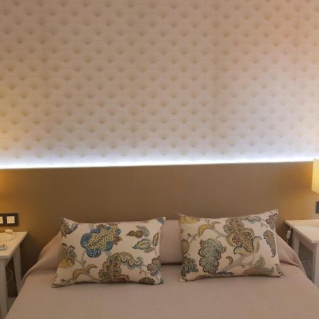 Ordono II Suites Con Aire Acondicionado Y Wifi Леон Екстериор снимка