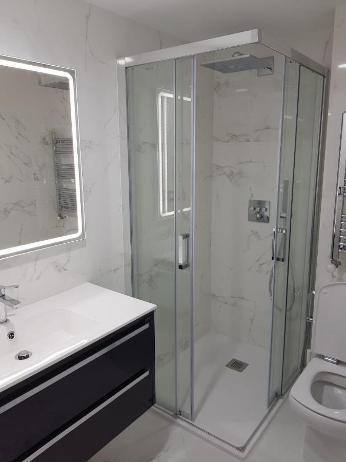 Ordono II Suites Con Aire Acondicionado Y Wifi Леон Екстериор снимка