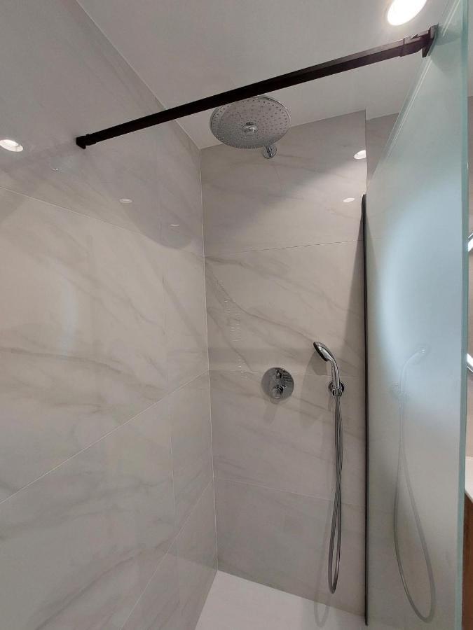 Ordono II Suites Con Aire Acondicionado Y Wifi Леон Екстериор снимка