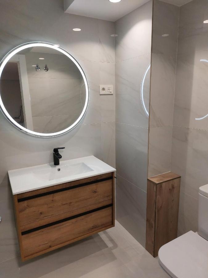Ordono II Suites Con Aire Acondicionado Y Wifi Леон Екстериор снимка