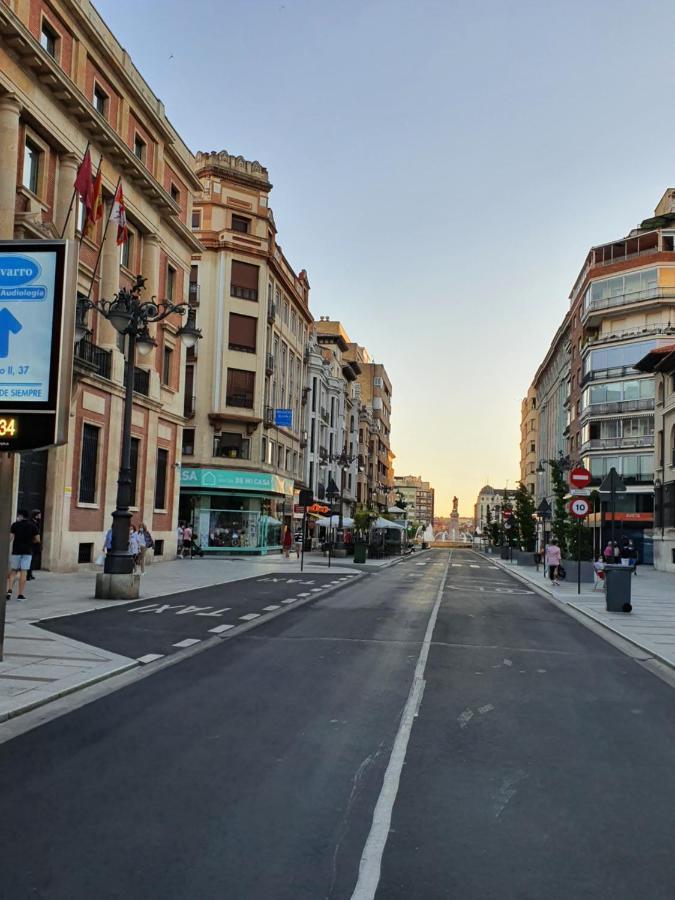 Ordono II Suites Con Aire Acondicionado Y Wifi Леон Екстериор снимка